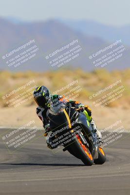 media/Oct-08-2022-SoCal Trackdays (Sat) [[1fc3beec89]]/Turn 16 (125pm)/